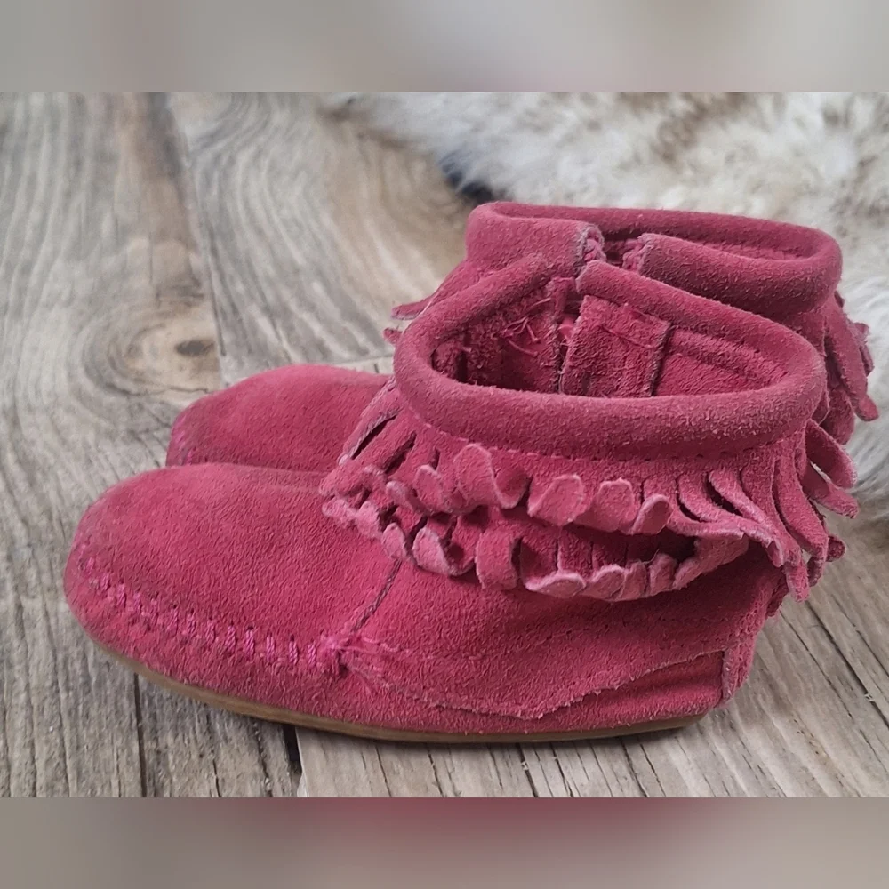 Minnetonka Toddler Pink Fringe Boots Suede Moccasin Ankle Boots Size 5